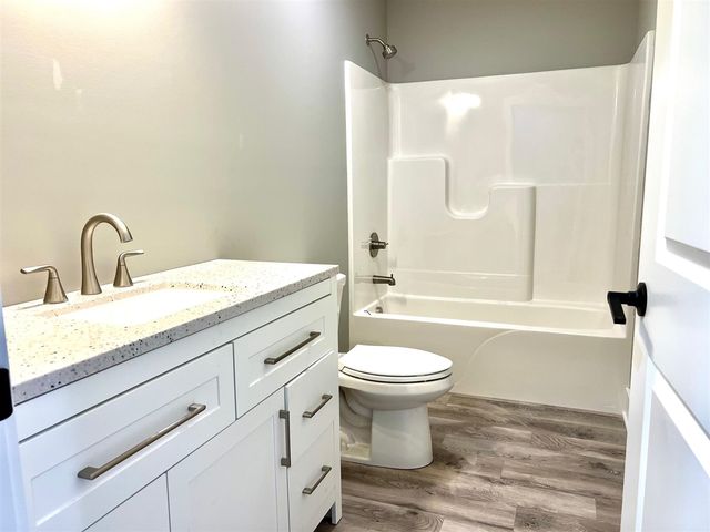 518 S Sullivan Avenue, Fremont, MI 49412