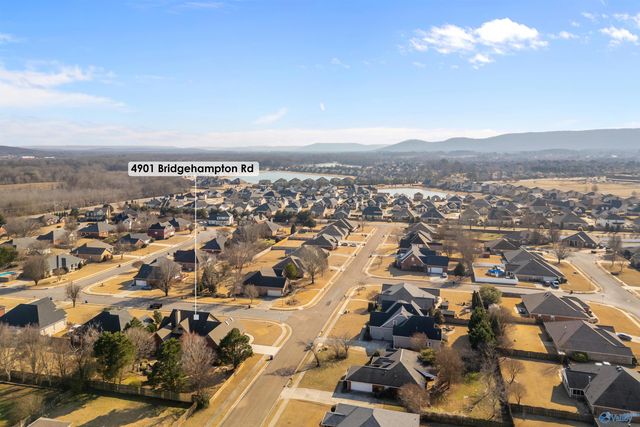 4901 Bridgehampton Road SE, Owens Cross Roads, AL 35763