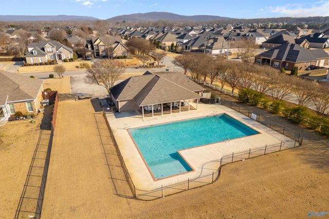 4901 Bridgehampton Road SE, Owens Cross Roads, AL 35763