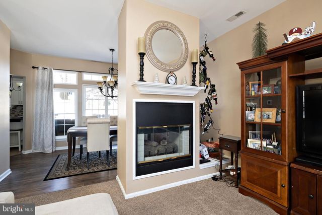 425 LONGFELLOW DR, Williamstown, NJ 08094