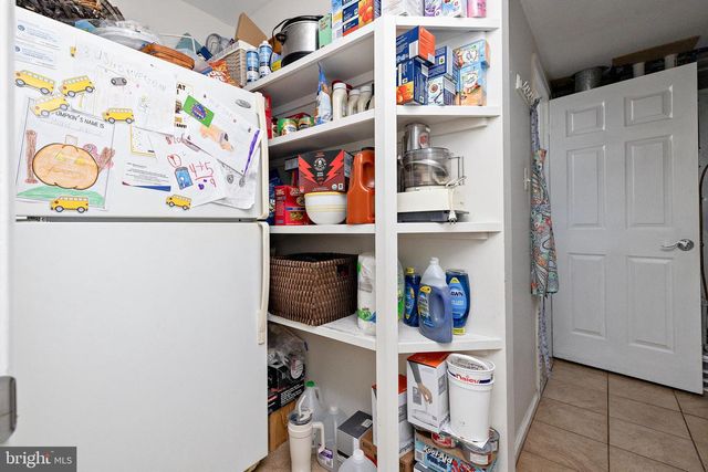 425 LONGFELLOW DR, Williamstown, NJ 08094