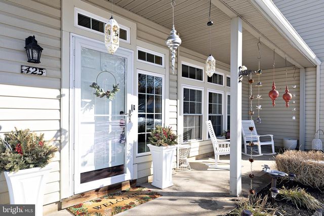 425 LONGFELLOW DR, Williamstown, NJ 08094