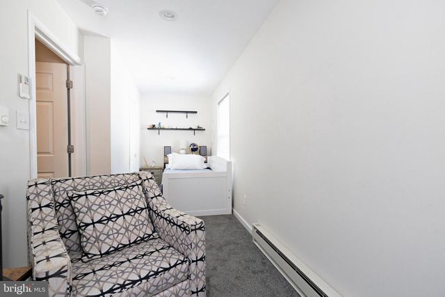 425 LONGFELLOW DR, Williamstown, NJ 08094