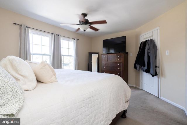 425 LONGFELLOW DR, Williamstown, NJ 08094