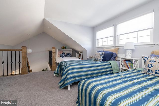 425 LONGFELLOW DR, Williamstown, NJ 08094