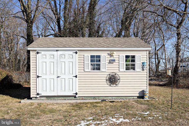 425 LONGFELLOW DR, Williamstown, NJ 08094