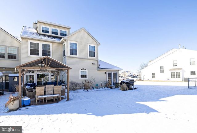 425 LONGFELLOW DR, Williamstown, NJ 08094