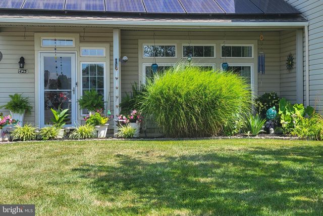 425 LONGFELLOW DR, Williamstown, NJ 08094