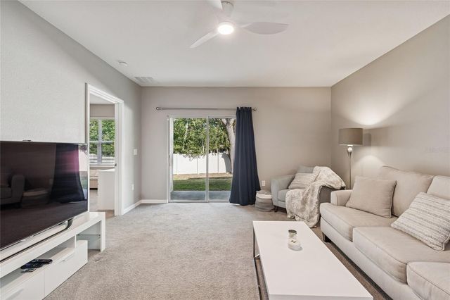 5221 HILLSIDE MEADOW PLACE, Tampa, FL 33610