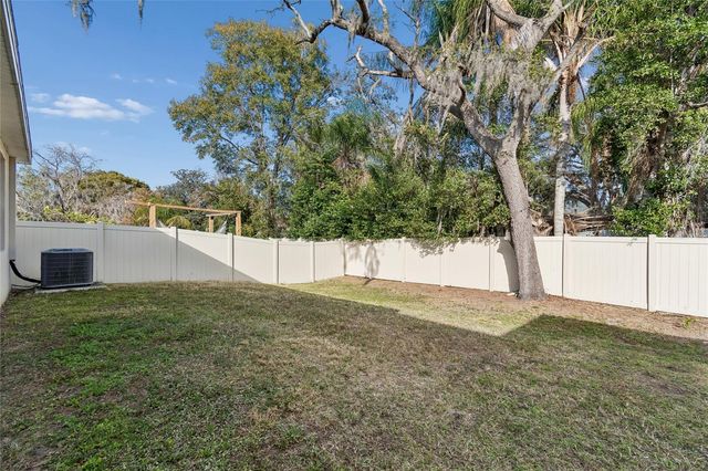 5221 HILLSIDE MEADOW PLACE, Tampa, FL 33610