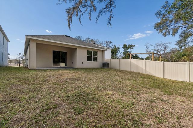 5221 HILLSIDE MEADOW PLACE, Tampa, FL 33610