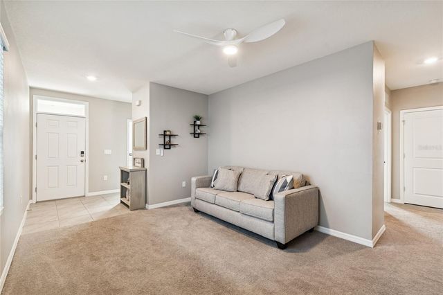 5221 HILLSIDE MEADOW PLACE, Tampa, FL 33610