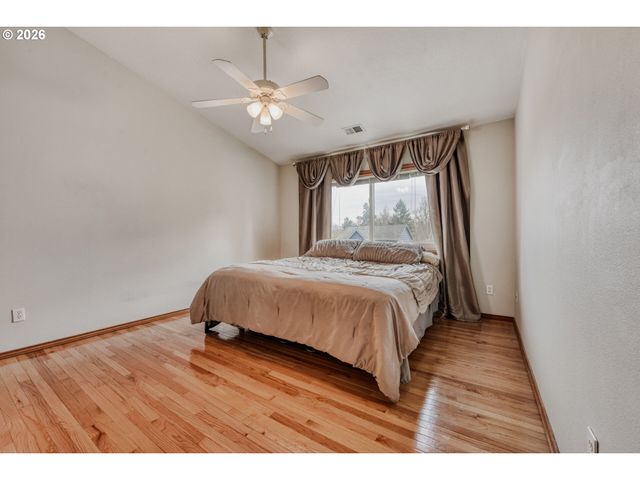 17441 Wake Robin Cir, Oregon City, OR 97045