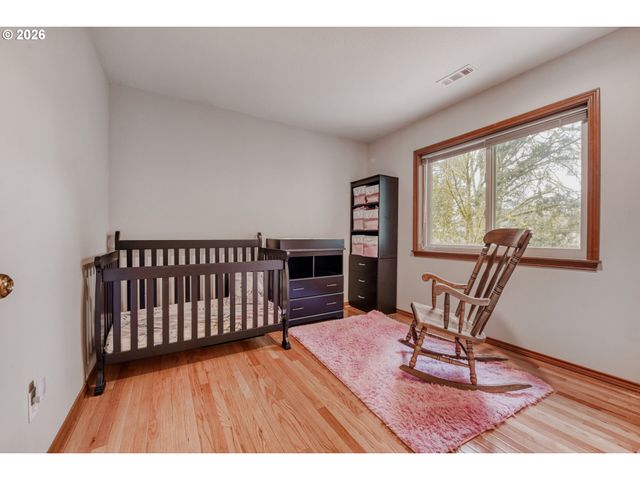 17441 Wake Robin Cir, Oregon City, OR 97045