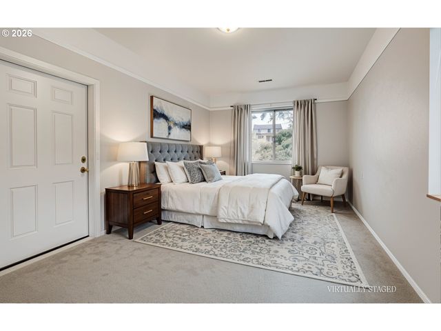 17441 Wake Robin Cir, Oregon City, OR 97045