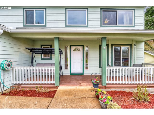 17441 Wake Robin Cir, Oregon City, OR 97045