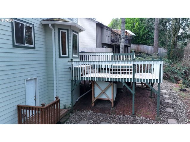 17441 Wake Robin Cir, Oregon City, OR 97045