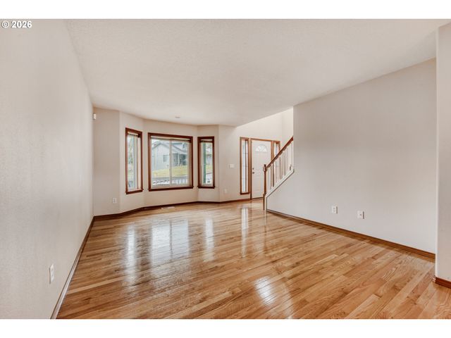 17441 Wake Robin Cir, Oregon City, OR 97045