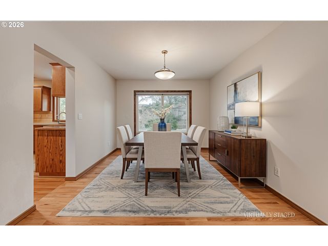 17441 Wake Robin Cir, Oregon City, OR 97045