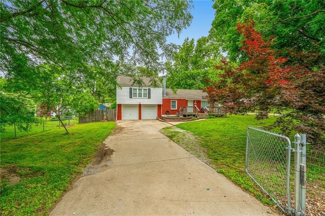 2700 S SCOTT Avenue, Independence, MO 64052
