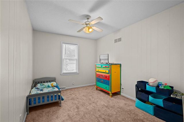 2700 S SCOTT Avenue, Independence, MO 64052