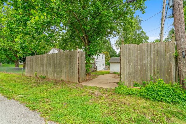 2700 S SCOTT Avenue, Independence, MO 64052