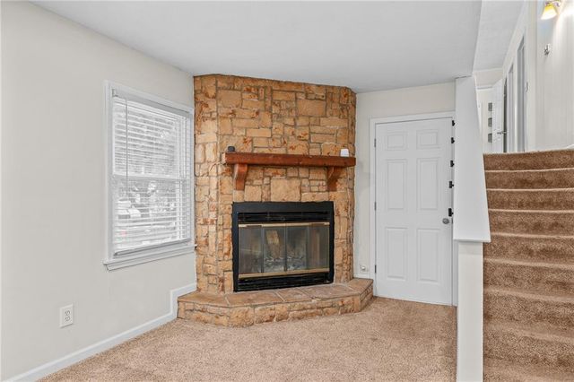 2700 S SCOTT Avenue, Independence, MO 64052