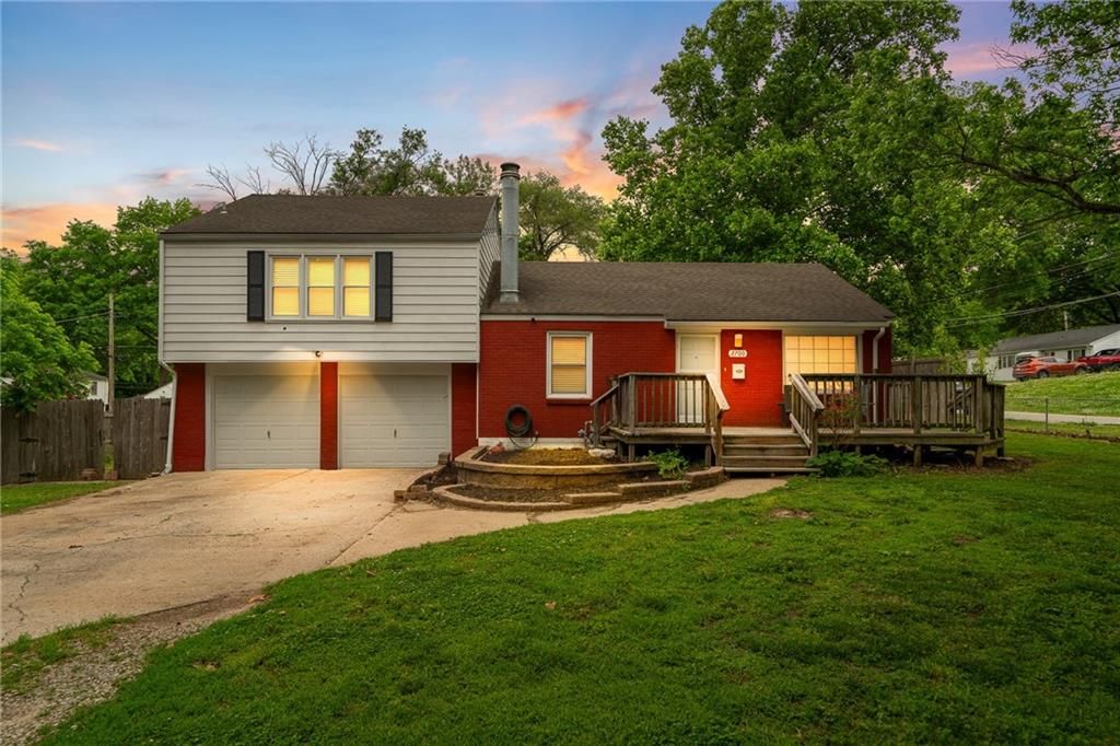 2700 S SCOTT Avenue, Independence, MO 64052
