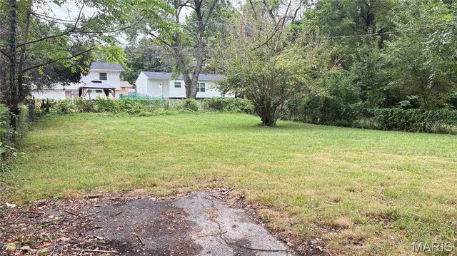 10244 Duke Drive, St Louis, MO 63136