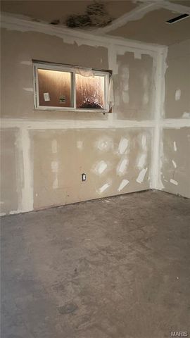 10244 Duke Drive, St Louis, MO 63136