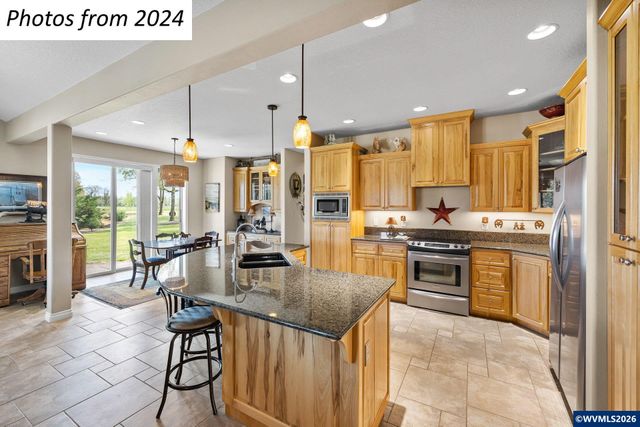 12430 S Oak Grove Rd, Canby, OR 97013