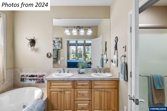 12430 S Oak Grove Rd, Canby, OR 97013