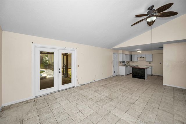 1200 E COURT STREET, Tarpon Springs, FL 34689