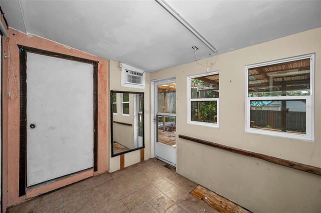 1200 E COURT STREET, Tarpon Springs, FL 34689
