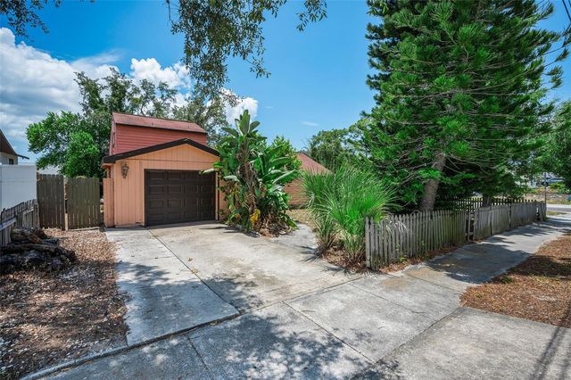 1200 E COURT STREET, Tarpon Springs, FL 34689