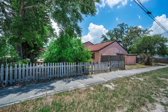 1200 E COURT STREET, Tarpon Springs, FL 34689