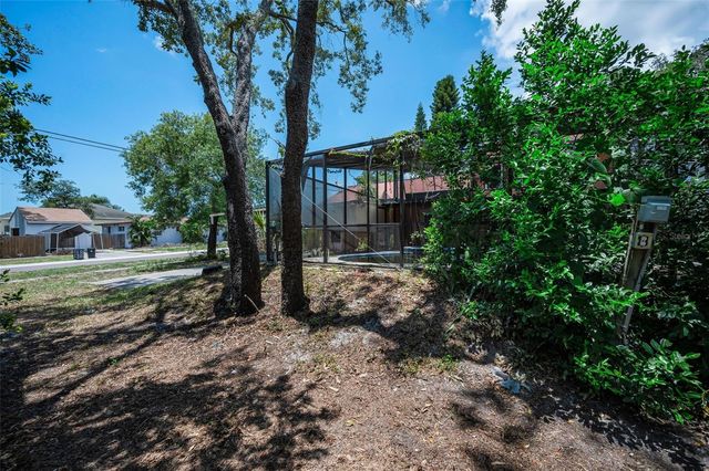 1200 E COURT STREET, Tarpon Springs, FL 34689