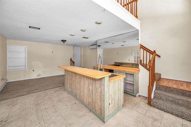 1200 E COURT STREET, Tarpon Springs, FL 34689