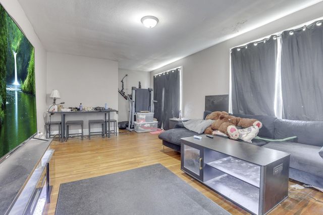 1837 Sullivant Avenue, Columbus, OH 43223