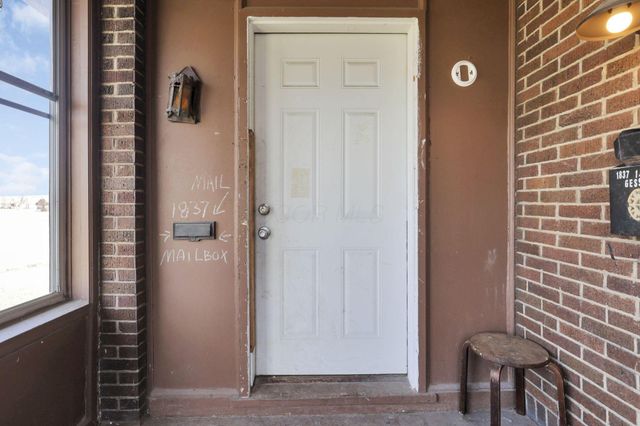 1837 Sullivant Avenue, Columbus, OH 43223