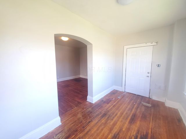 1837 Sullivant Avenue, Columbus, OH 43223