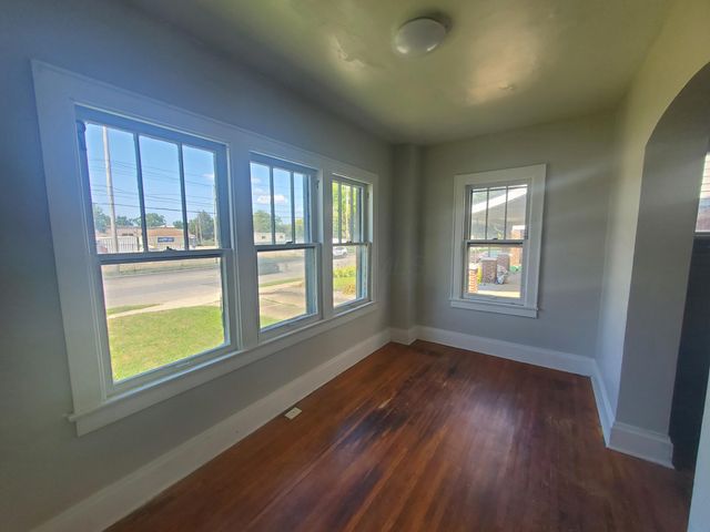 1837 Sullivant Avenue, Columbus, OH 43223