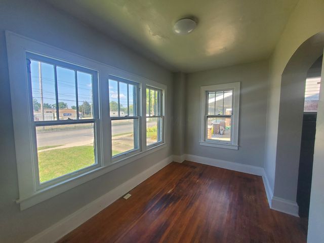 1837 Sullivant Avenue, Columbus, OH 43223