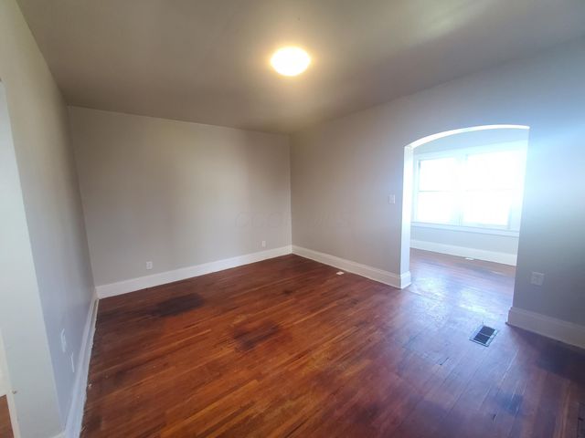 1837 Sullivant Avenue, Columbus, OH 43223