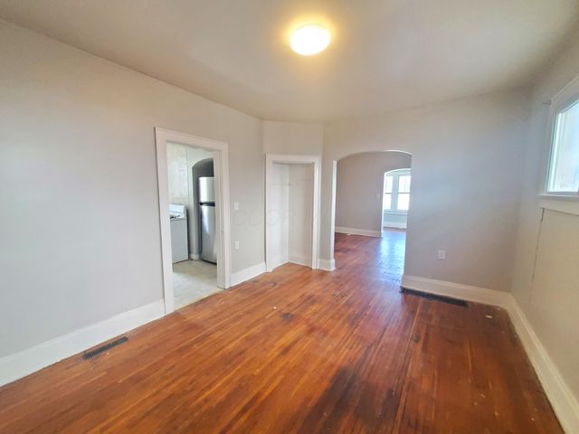 1837 Sullivant Avenue, Columbus, OH 43223