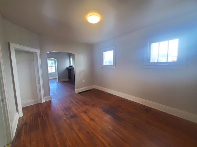 1837 Sullivant Avenue, Columbus, OH 43223
