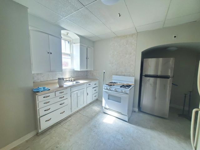 1837 Sullivant Avenue, Columbus, OH 43223