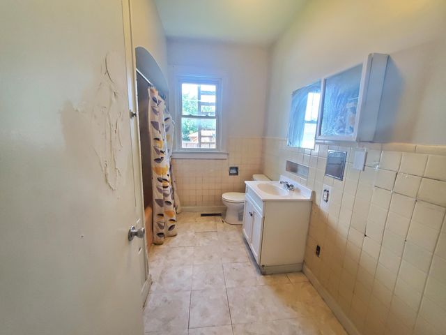 1837 Sullivant Avenue, Columbus, OH 43223