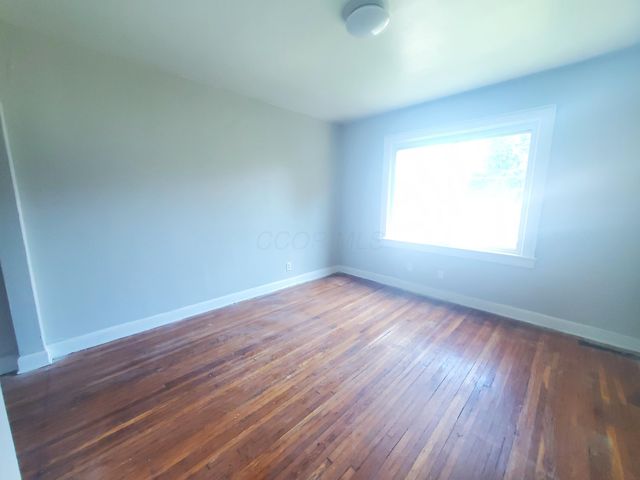 1837 Sullivant Avenue, Columbus, OH 43223
