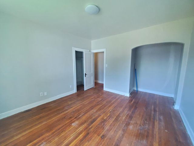1837 Sullivant Avenue, Columbus, OH 43223